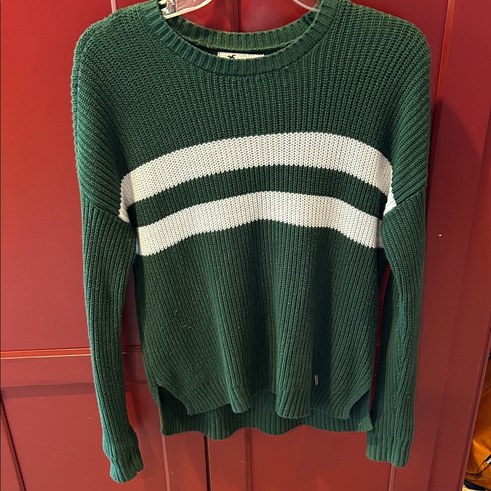Hollister - Green / White Sweater - Size XS